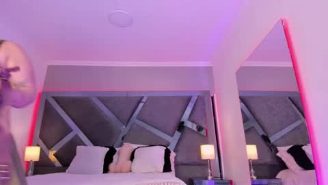 Amber  online show from February 19, 2025, 11:49 am