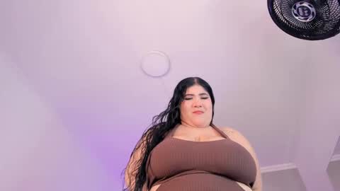 Amber  online show from September 28, 2025, 11:48 am