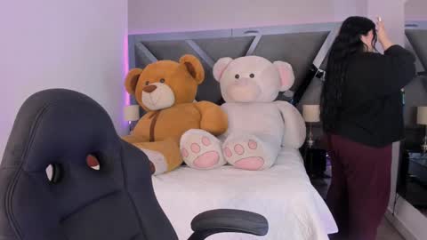 Amber  online show from September 29, 2025, 11:59 am