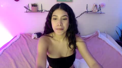 Snapshot of amberjeong chatting on December 15, 2024, 2:19 am Amber Jeong online show from December 15, 2024, 2:19 am