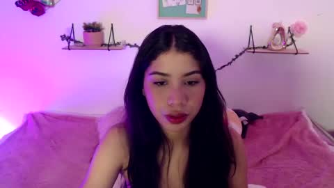 Snapshot of amberjeong chatting on December 22, 2024, 8:58 pm Amber Jeong online show from December 22, 2024, 8:58 pm