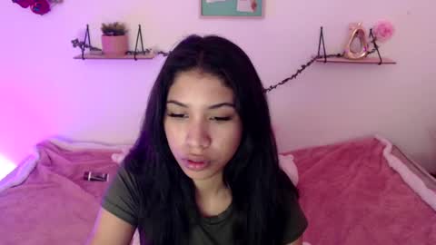 Snapshot of amberjeong chatting on December 24, 2024, 12:44 am Amber Jeong online show from December 24, 2024, 12:44 am