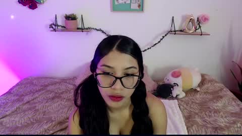 Snapshot of amberjeong chatting on January 5, 2025, 10:40 pm Amber Jeong online show from January 5, 2025, 10:40 pm