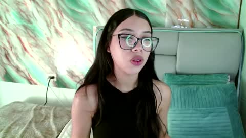 Snapshot of amberjeong chatting on March 11, 2025, 10:53 pm Amber Jeong online show from March 11, 2025, 10:53 pm