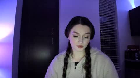 amberkinsley online show from December 7, 2024, 6:10 am