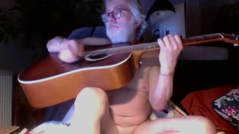 Snapshot of amberr11 chatting on January 19, 2026, 12:14 am Amberr11 online show from January 19, 2026, 12:14 am