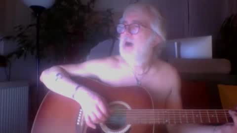 Snapshot of amberr11 chatting on February 9, 2026, 12:14 am Amberr11 online show from February 9, 2026, 12:14 am