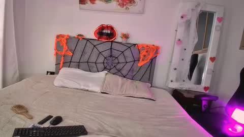 Amber  online show from October 11, 2025, 3:54 pm