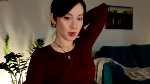 Moon inst 4mbientmoon online show from April 1, 2026, 5:54 pm