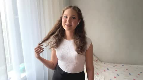 Snapshot of ameeteuscher chatting on May 10, 2026, 6:18 am Mia online show from May 10, 2026, 6:18 am