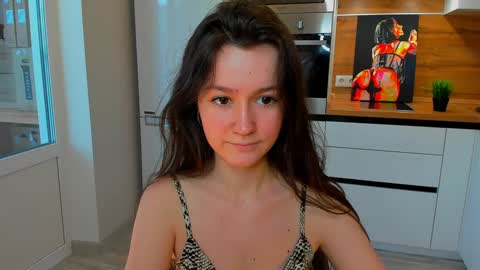 Snapshot of ameli_moon chatting on January 21, 2025, 9:35 am Eileen online show from January 21, 2025, 9:35 am