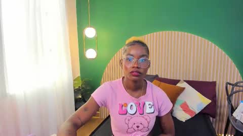 Amelia Adams online show from November 14, 2025, 7:12 pm