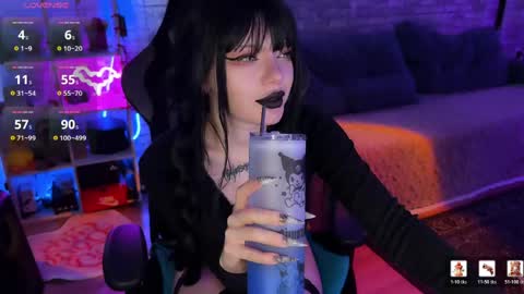 Amelia Aley  online show from April 22, 2026, 10:06 am