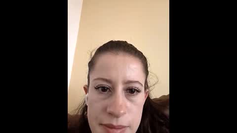 Snapshot of amelia_bella chatting on April 2, 2026, 8:39 pm amelia online show from April 2, 2026, 8:39 pm