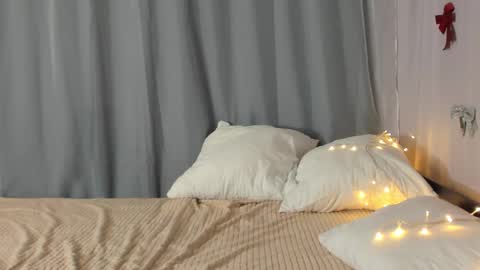 Anna online show from October 29, 2025, 2:47 am