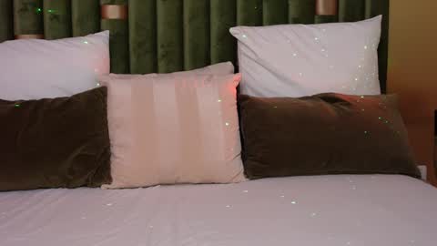 Amelia online show from December 4, 2024, 6:44 am