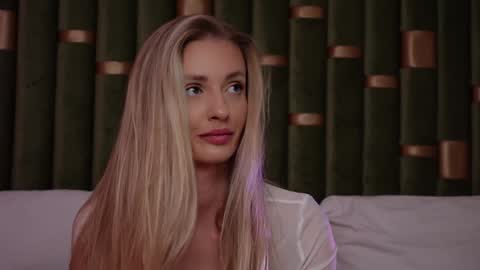 Amelia online show from February 5, 2025, 9:36 am