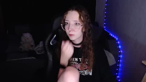 Snapshot of ameliakamishiro chatting on October 9, 2025, 7:50 am Amelia online show from October 9, 2025, 7:50 am