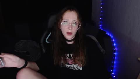 Snapshot of ameliakamishiro chatting on October 9, 2025, 8:40 pm Amelia online show from October 9, 2025, 8:40 pm