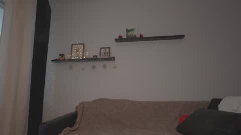 Amelia   online show from March 9, 2025, 3:16 pm