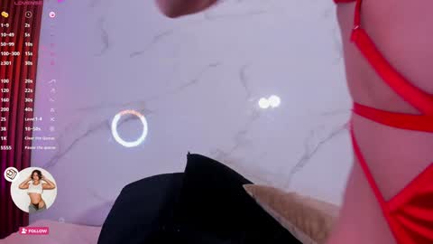 Snapshot of amelie_leigh chatting on January 23, 2025, 5:56 am Alejandra online show from January 23, 2025, 5:56 am