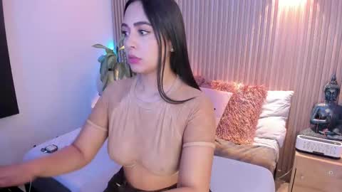 Amelie online show from September 23, 2025, 12:08 pm