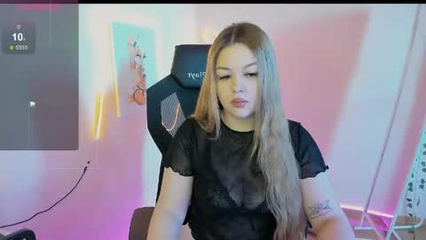 Amelie online show from April 29, 2026, 1:21 am