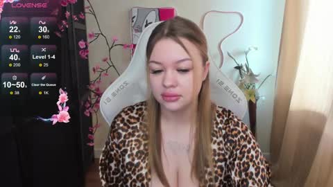 Amelie online show from May 17, 2026, 1:25 am