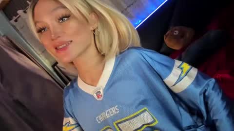 amelinckx online show from February 11, 2025, 6:44 pm