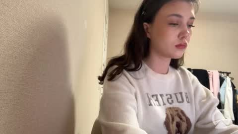 amelyay online show from November 26, 2025, 1:12 pm