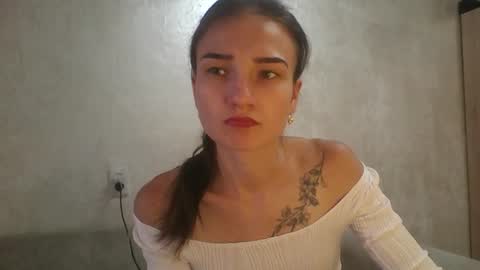 Julia  online show from September 10, 2025, 10:26 am