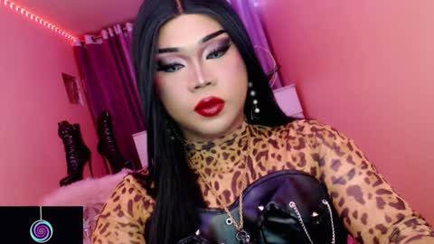 Queen Mireska online show from October 9, 2025, 1:42 pm