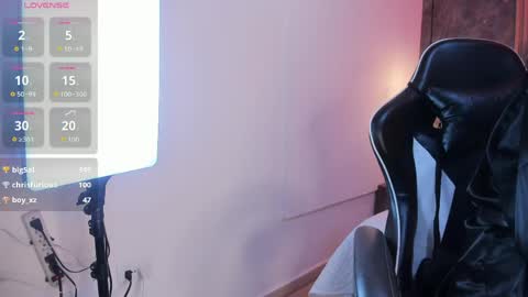 Snapshot of amiee_kovva chatting on April 19, 2026, 6:10 pm Amiee online show from April 19, 2026, 6:10 pm