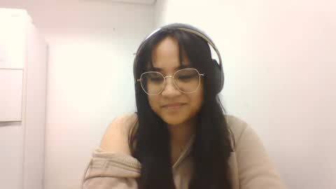 amienowland online show from May 1, 2026, 11:15 am