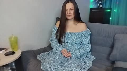 Mila online show from February 2, 2025, 12:02 pm