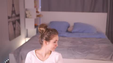 Emily online show from November 23, 2025, 9:09 am