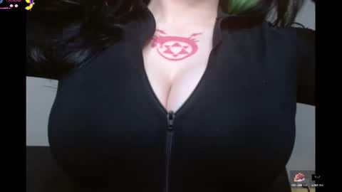 Snapshot of amilustxx chatting on October 8, 2025, 10:07 pm amilust online show from October 8, 2025, 10:07 pm