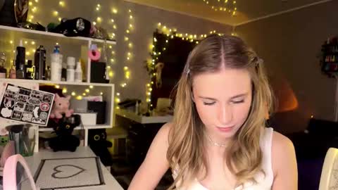 Amily online show from March 20, 2026, 2:00 pm