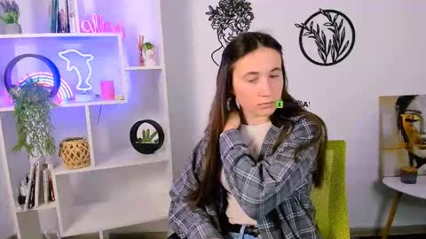 Snapshot of amina_chilli chatting on February 9, 2026, 6:06 am amina_chilli online show from February 9, 2026, 6:06 am