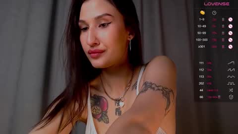 Camilla online show from October 14, 2025, 11:27 pm