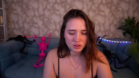 Kate online show from October 25, 2025, 12:13 pm