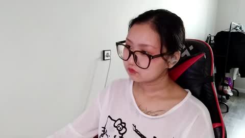 Kathrynenijou online show from June 11, 2026, 3:04 am