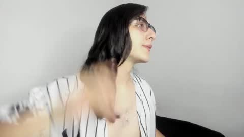 Amoneth online show from December 18, 2025, 9:21 pm