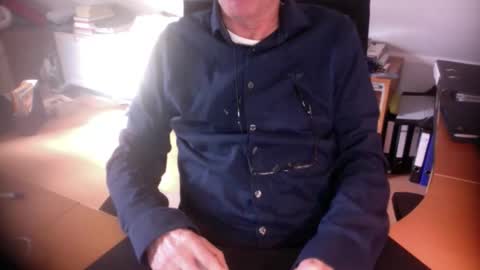 Amor2200 online show from February 19, 2026, 9:38 am