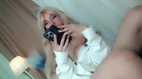 Belle Tylor online show from December 23, 2025, 1:03 am