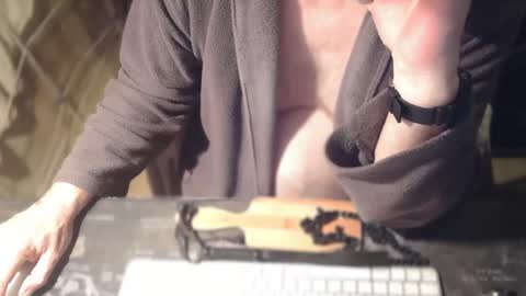 amslave4f online show from October 3, 2025, 7:49 am