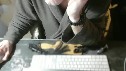 amslave4f online show from April 21, 2026, 7:25 am