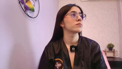 amy__wats0n online show from February 2, 2026, 7:01 pm
