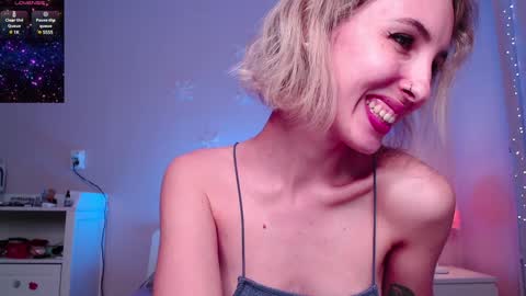 Snapshot of amy_glorious chatting on January 28, 2025, 3:25 pm Amy online show from January 28, 2025, 3:25 pm