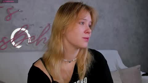 Amy online show from September 24, 2025, 12:14 am